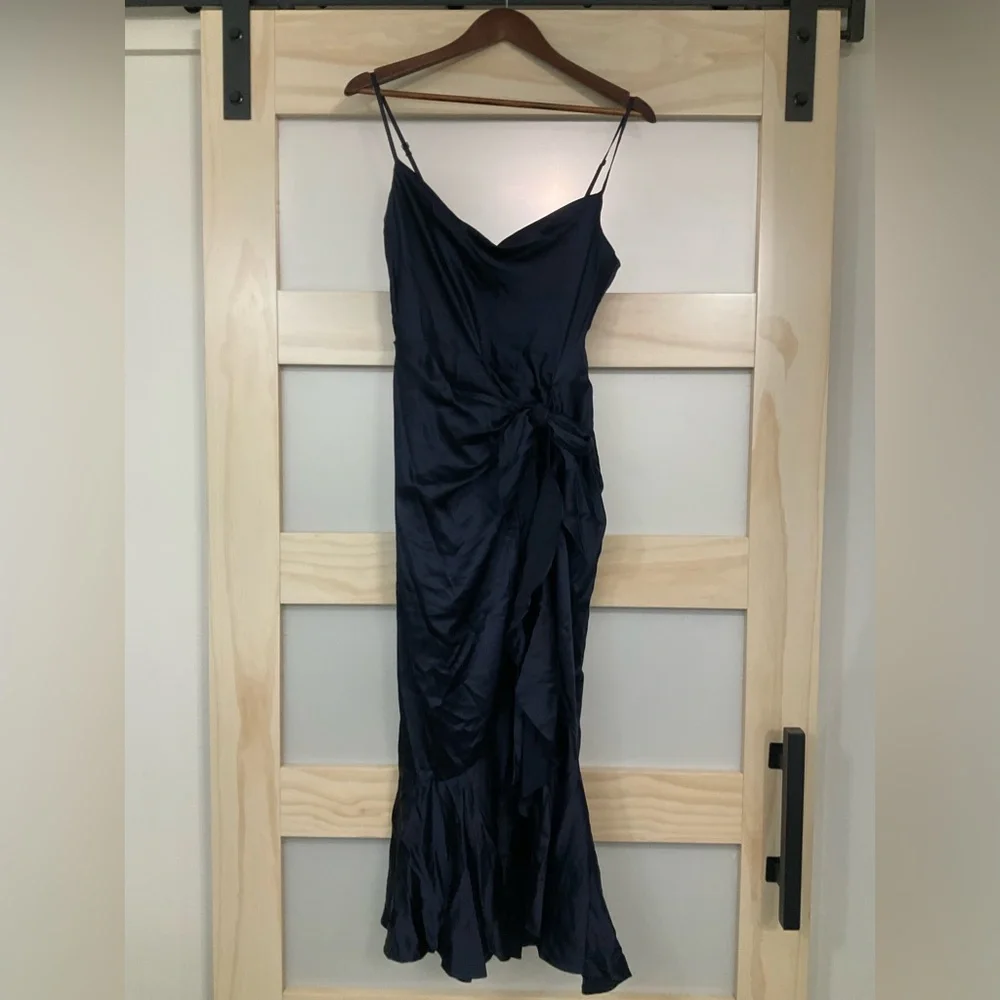 Cinq à Sept Navy Blue 100% Silk Wrap Midi Dress Size 6 - Picture 8 of 8